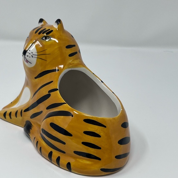 Ashland Ceramic Tiger Figurine - Gold and Black - Picture 3 of 9